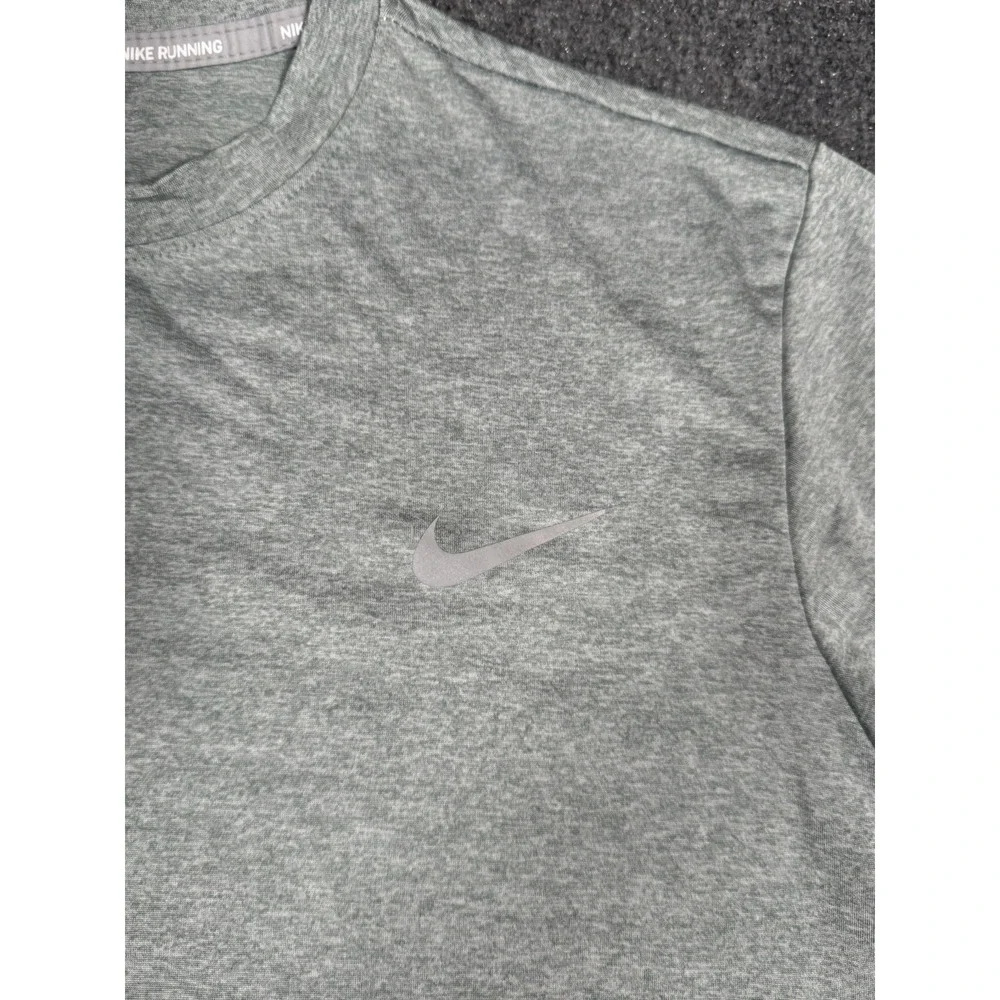 Nike Pro Training Shirt Mens Small Gray Gym Hiking Running‎ Stretch Swoosh EUC
